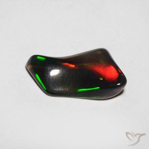 Ópalo Multicolor natural de 0.71 ct, Elegante, Translúcido