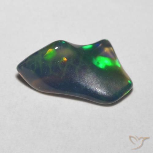 Ópalo Multicolor natural de 0.63 ct, Elegante, Translúcido