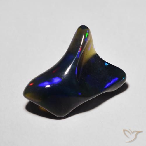 Ópalo Multicolor natural de 2.73 ct, Forma elegante, Translúcido
