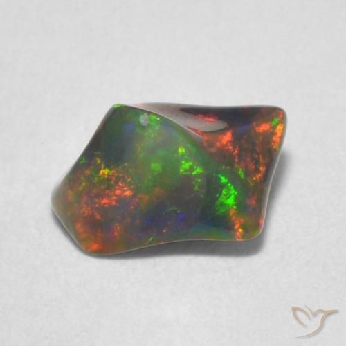 Ópalo Multicolor natural de 0.77 ct, Elegante, Opaco
