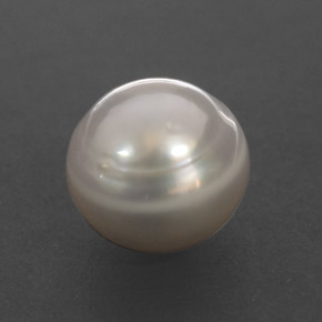 Perla crema natural de 8,41 ct, esfera / bola, opaco
