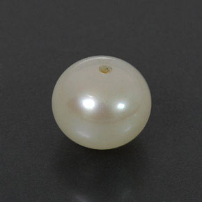 Perla crema natural de 3,90 ct, esfera / bola, opaco