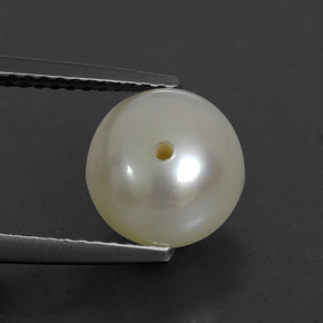 Perla crema natural de 3,90 ct, esfera / bola, opaco