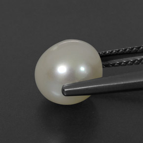 Perla crema natural de 3,81 ct, esfera / bola, opaco