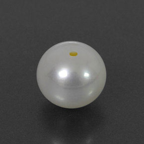 Perla crema natural de 3,85 ct, esfera / bola, opaco