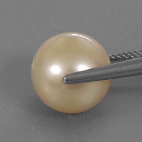Perla amarillo natural de 13,84 ct, esfera / bola, opaco