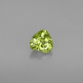 Peridoto verde natural de 0,56 ct, forma de corazón, VS
