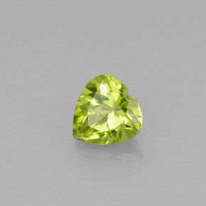 Peridoto verde natural de 0,52 ct, forma de corazón, VS