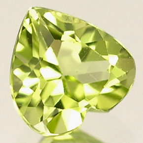 Peridoto verde natural de 0,50 ct, forma de corazón, VVS-VS