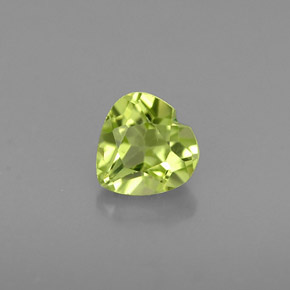 Peridoto verde natural de 0,57 ct, forma de corazón, VS