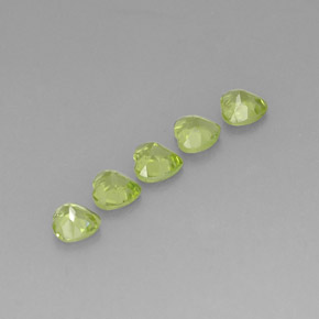 Gemas de peridoto verde natural de  ct, forma de corazón, VS