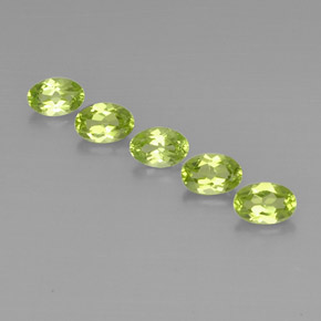 Gemas de peridoto verde natural de  ct, corte óvalo, VS