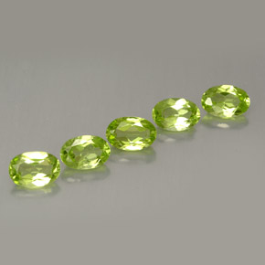 Gemas de peridoto verde natural de  ct, corte óvalo, VS