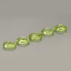 Gemas de peridoto verde natural de  ct, corte óvalo, VS
