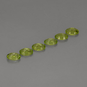 Gemas de peridoto verde natural de  ct, corte óvalo, VVS-VS