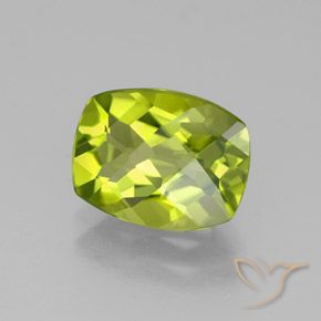Peridoto Verde amarillento natural de 2.50 ct, Forma Cojín, VS