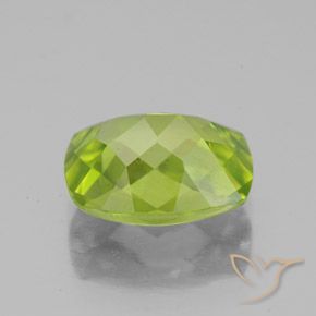 Peridoto Verde vivo natural de 2.60 ct, Forma Cojín, VS
