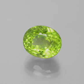 Peridoto Verde medio natural de 5.68 ct, Corte Óvalo, VS