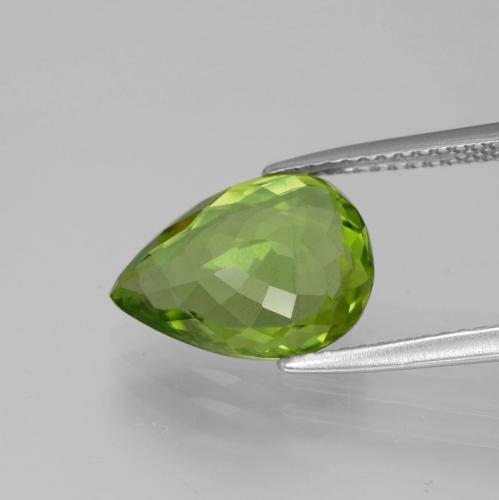Peridoto Verde vivo natural de 4.42 ct, En forma de pera, VS