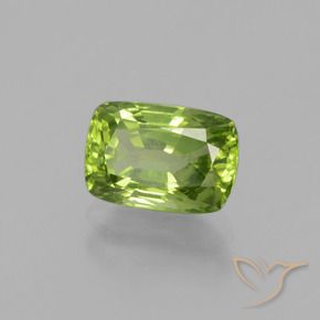Peridoto Verde medio natural de 1.98 ct, Forma Cojín, VS