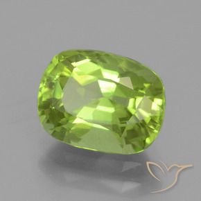 Peridoto Verde medio natural de 2.56 ct, Forma Cojín, VS