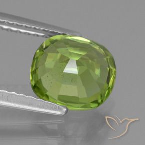 Peridoto Verde medio natural de 2.26 ct, Forma Cojín, VS