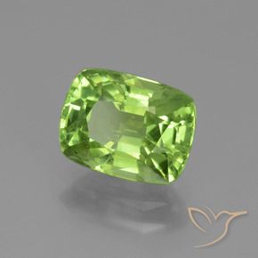 Peridoto Verde medio natural de 2.14 ct, Forma Cojín, VS