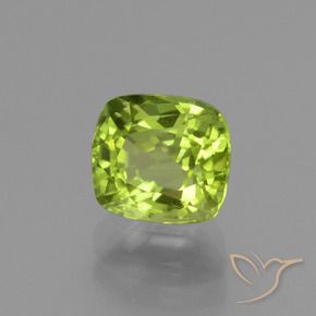 Peridoto Verde medio natural de 2.33 ct, Forma Cojín, VS