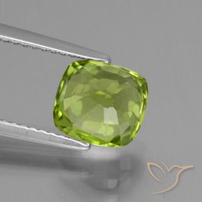 Peridoto Verde medio natural de 2.33 ct, Forma Cojín, VS
