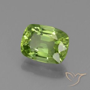 Peridoto Verde medio natural de 1.96 ct, Forma Cojín, VS