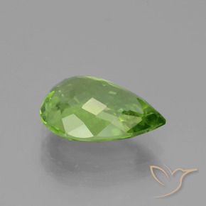 Peridoto Verde medio natural de 3.60 ct, En forma de pera, VS