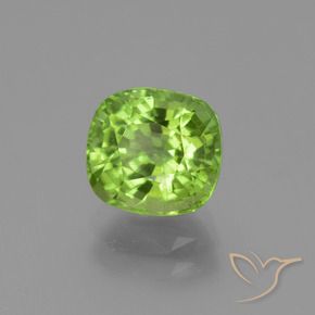 Peridoto Verde medio natural de 2.40 ct, Forma Cojín, VS