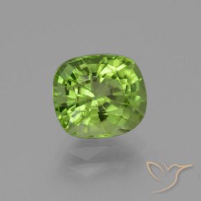 Peridoto Verde medio natural de 2.41 ct, Forma Cojín, VVS-VS