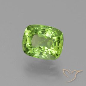 Peridoto Verde medio natural de 2.41 ct, Forma Cojín, VS