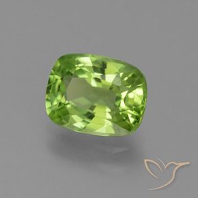 Peridoto Verde medio natural de 2.48 ct, Forma Cojín, VS