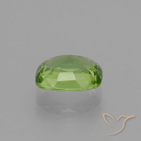 Peridoto Verde medio natural de 2.48 ct, Forma Cojín, VS