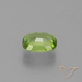 Peridoto Verde medio natural de 2.01 ct, Forma Cojín, VS