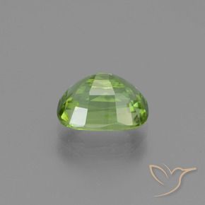 Peridoto Verde medio natural de 2.20 ct, Forma Cojín, VS