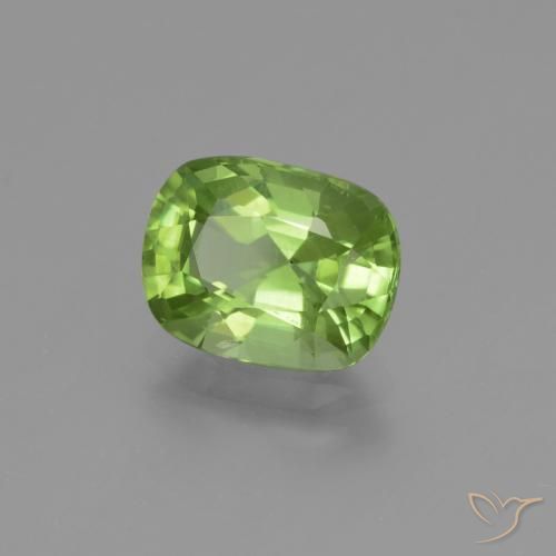 Peridoto Verde medio natural de 2.47 ct, Forma Cojín, VS