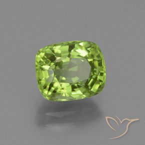 Peridoto Verde medio natural de 2.50 ct, Forma Cojín, VVS-VS