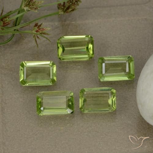 Gemas de Peridoto Verde vivo claro natural de 2.66 ct, Corte Octágono / Esmeralda, VVS-VS