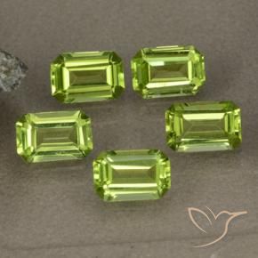 Gemas de Peridoto Verde medio natural de 2.68 ct, Corte Octágono / Esmeralda, VVS-VS