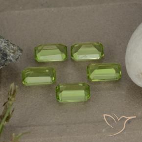 Gemas de Peridoto Verde medio natural de 2.68 ct, Corte Octágono / Esmeralda, VVS-VS