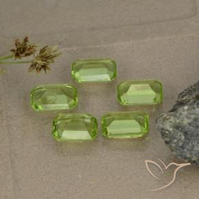 Gemas de Peridoto Verde medio natural de 2.37 ct, Corte Octágono / Esmeralda, VVS-VS
