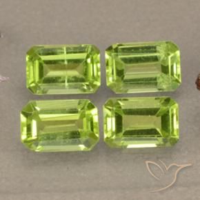 Gemas de Peridoto Verde medio natural de 2.39 ct, Corte Octágono / Esmeralda, VVS-VS