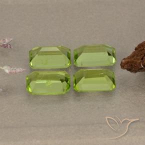 Gemas de Peridoto Verde medio natural de 2.39 ct, Corte Octágono / Esmeralda, VVS-VS