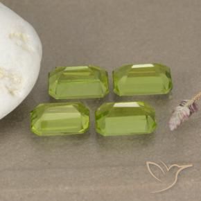 Gemas de Peridoto Verde medio natural de 2.56 ct, Corte Octágono / Esmeralda, VVS-VS