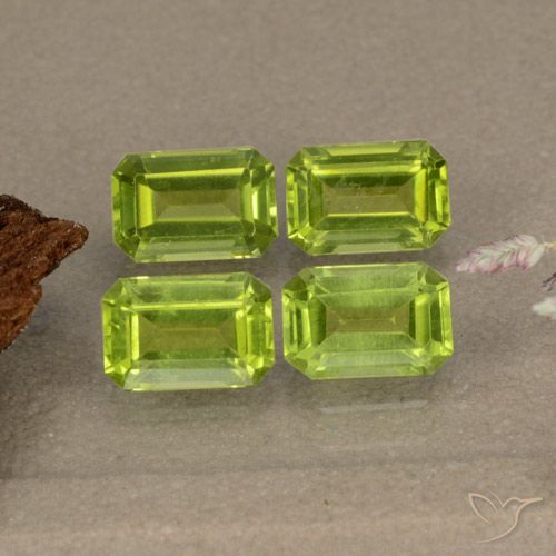 2.54ctw Natural Verde vivo Peridoto, corte esmeralda, VVS-VS
