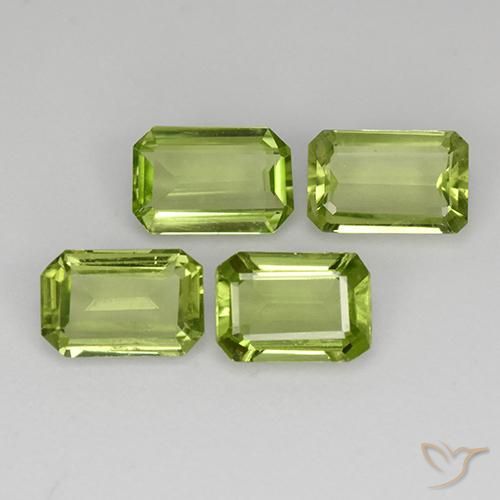 1.85ctw Natural Verde medio Peridoto, corte esmeralda, VVS-VS