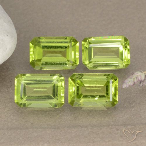 2.32ctw Natural Verde amarillento intenso Peridoto, corte esmeralda, VVS-VS